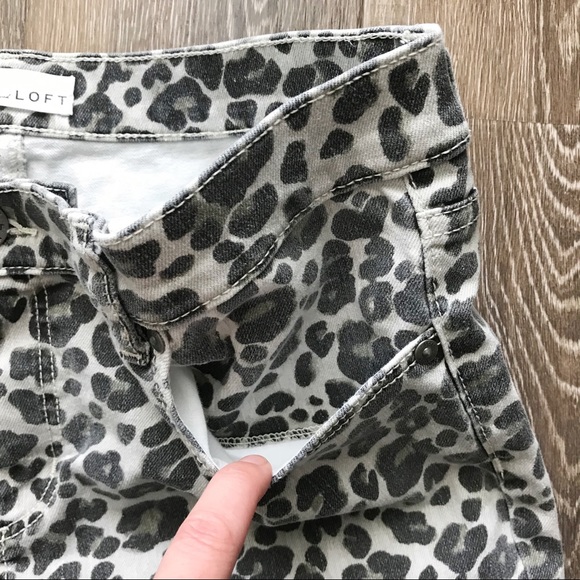 LOFT | Leopard Print Modern Skinny Jeans | 8 - Picture 6 of 10